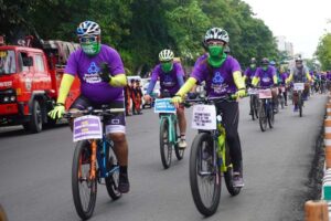 100 cyclists join “Pedal for People and Planet” in Davao City