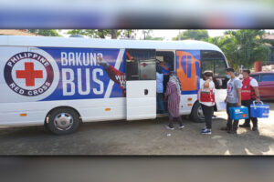 Daily workers, residents in far-flung areas welcome PRC Bakuna Bus