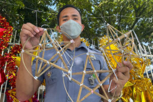 Oro PDLs start to give light on Christmas with their ‘parol’