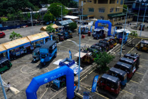 80,000+ Pinoys Love Bajaj Three-Wheelers