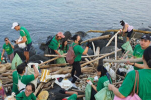 Inspiring Community: Watsons partners with SM for this year’s International Coastal Cleanup