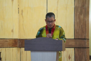 Bangsamoro Commission for the Preservation of Cultural Heritage-Lanao del Sur Chairperson Dr. Salem Lingasa conveys his appreciation to the master artisans for their effort and dedication to preserving the culture of Lanao. He says it is essential to acknowledge the hard work of the artisans as they put countless efforts into perfecting their craft and introducing it to the world. (MJP/PIA-10/Lanao del Sur) 