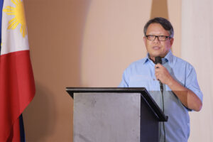 DTI-10 confers Bagwis to 88 biz establishments in NorMin