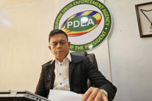 DEEPER INFO. Lawyer Benjamin Gaspi, director of the Philippine Drug Enforcement Agency-Northern Mindanao, prepares an information sheet during an interview with Cagayan de Oro City media on Monday (May 27, 2024). PDEA agents and police agents arrested a suspected illegal drug trader on May 26 and seized shabu amounting to PHP1.3 million. (PNA photo by Nef Luczon)