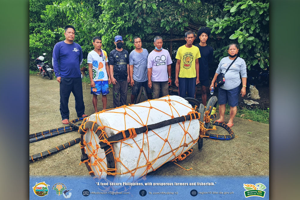 BFAR-10 oversees the hands-on training on payao construction