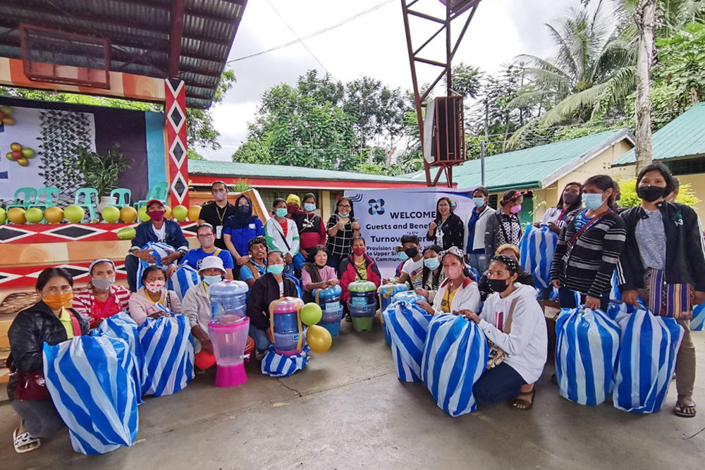 DOST-10 distributes ceramic water filters to Bukidnon village folk