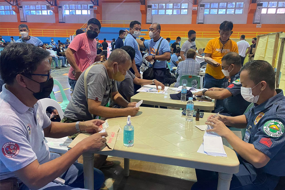 PNP-10 launches 2-day LTOPF caravan in Ozamiz City