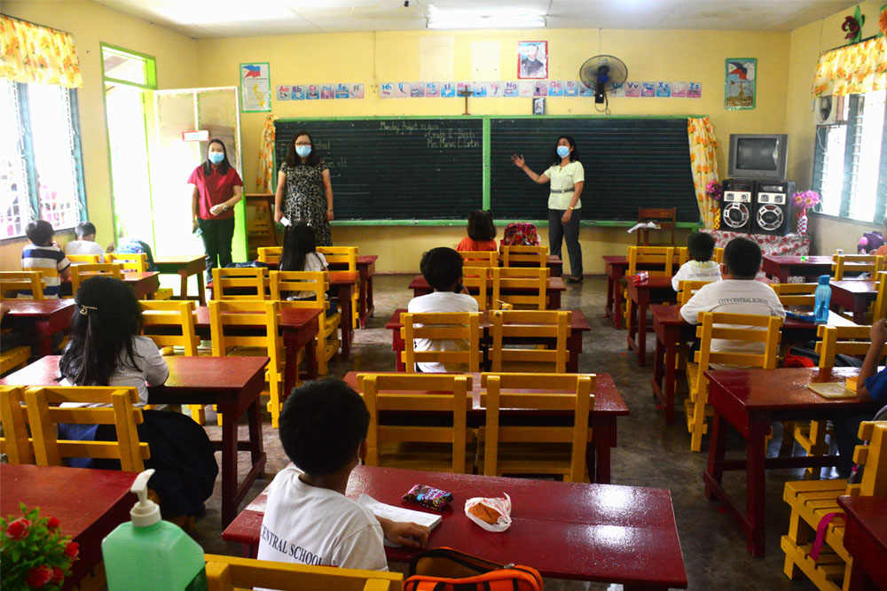 Classroom shortage noted during class opening in Oro