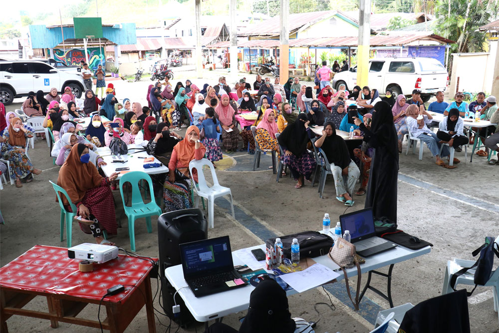 Lanao del Sur town folk undergo financial literacy training