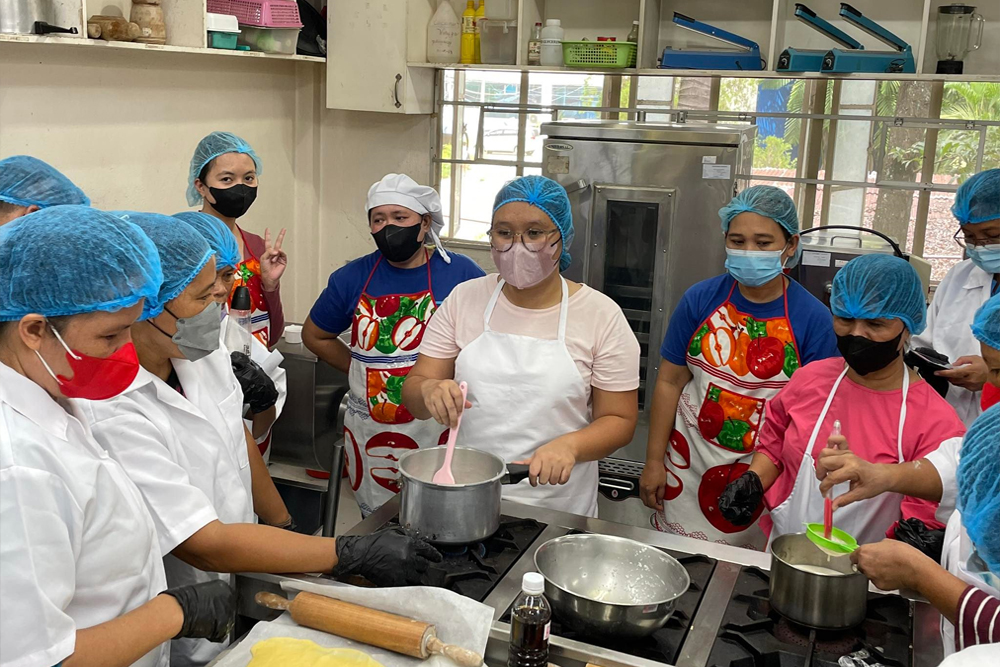 OWWA-10, USTP train OFWs on buko pie making