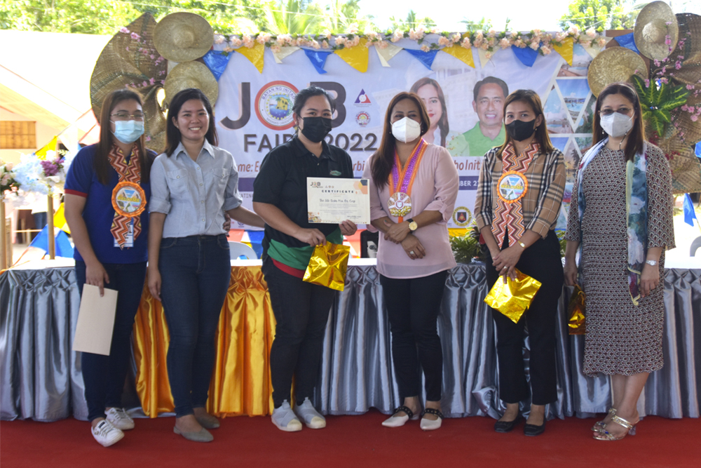 JPB-PESO aids job fair facilitation in Initao