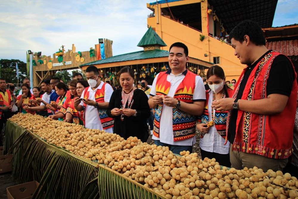 43rd Lanzones Festival opens via parade, showdown