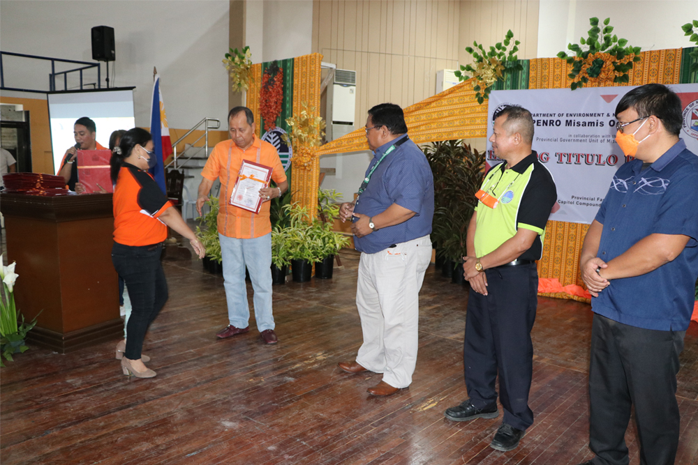 MisOcc PENRO gives 104 land titles in Ozamiz, Oroquieta