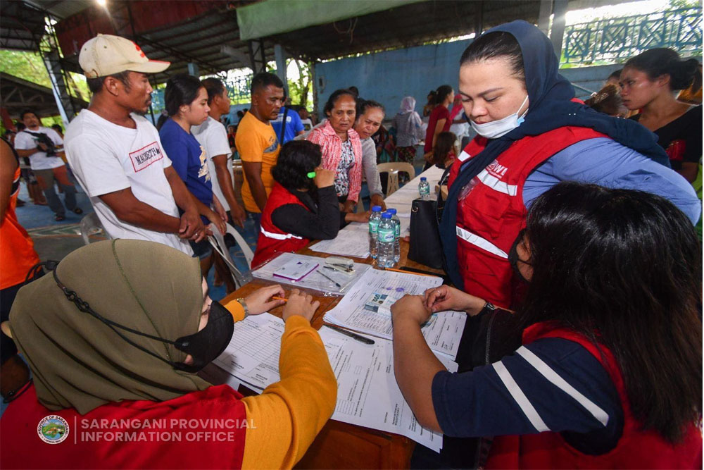 Sarangani LGU, DSWD ramp up giving of aid to Paeng victims