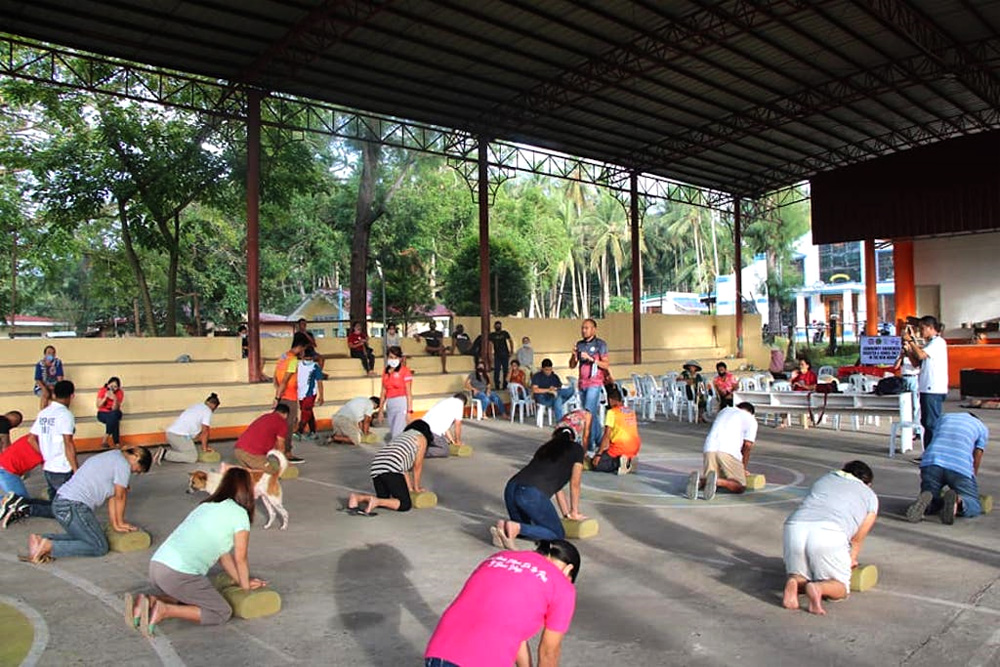 Mambajao LGU trains fisherfolk on hands-only CPR