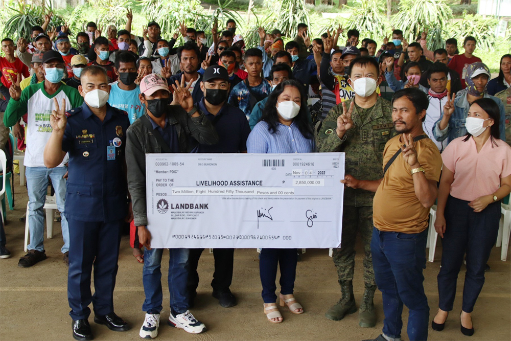 DILG gives out P4.3 M to ex-rebels in Bukidnon