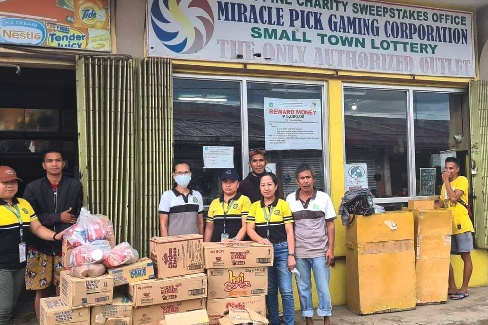 PCSO Sends Relief Packs to the Victims of Flood in Poblacion, Pigcawayan, North Cotabato" 