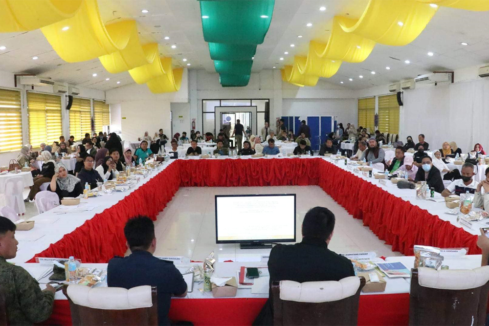 Members of the Lanao del Sur Peace and Order Council listen to security updates from the police and military forces assigned in the province as well as to the report of the Integrated Provincial Health Office on the Zero Open Defecation program. (PIA-10 | Lanao del Sur)