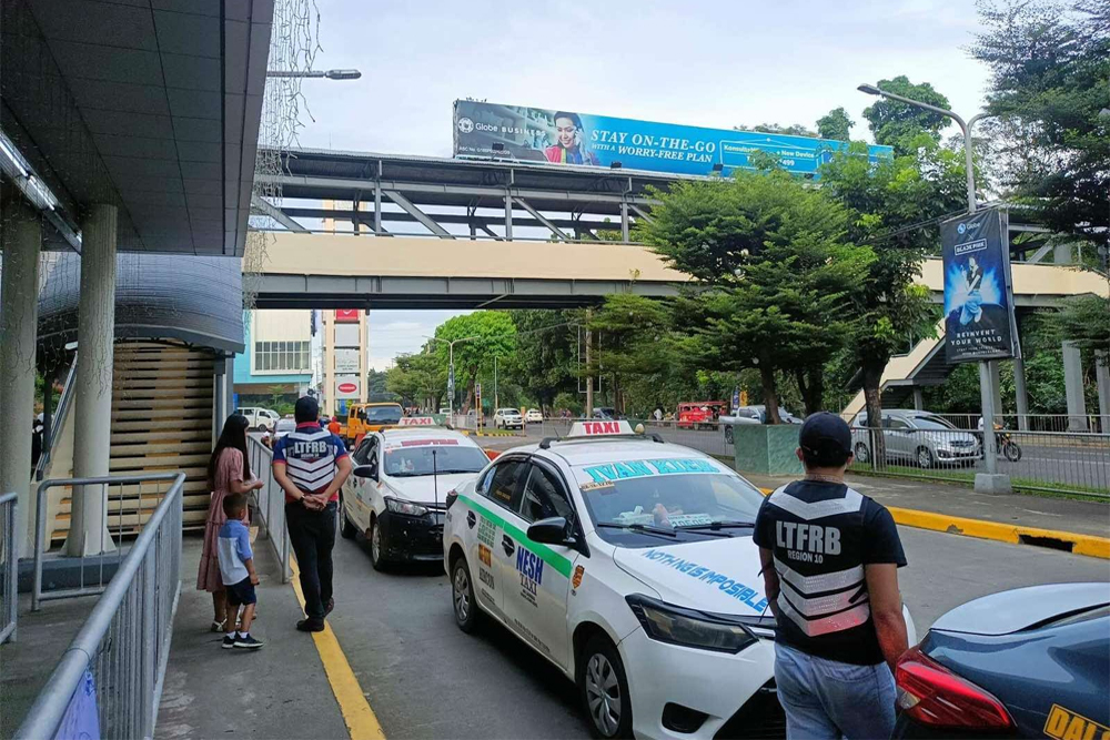 LTFRB-10 to taxi drivers: Don’t snub passengers