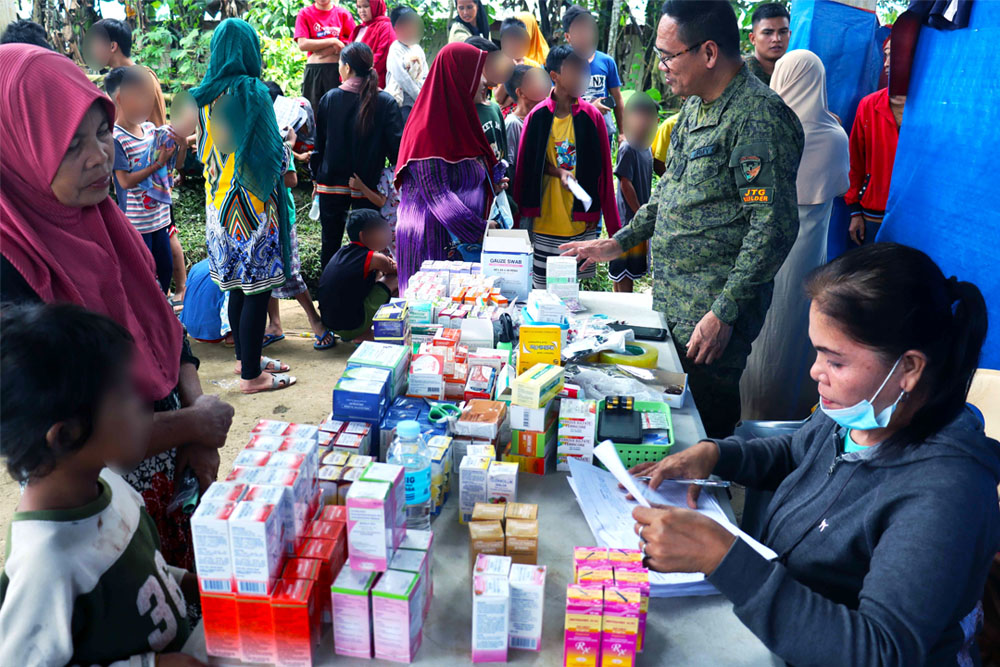 Marawi village benefit from outreach program of 55th EBde