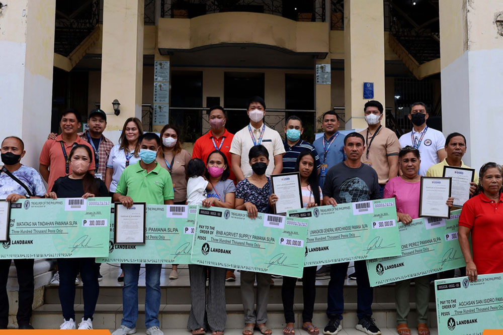 Kidapawan micro orgs get P6.5-M livelihood aid