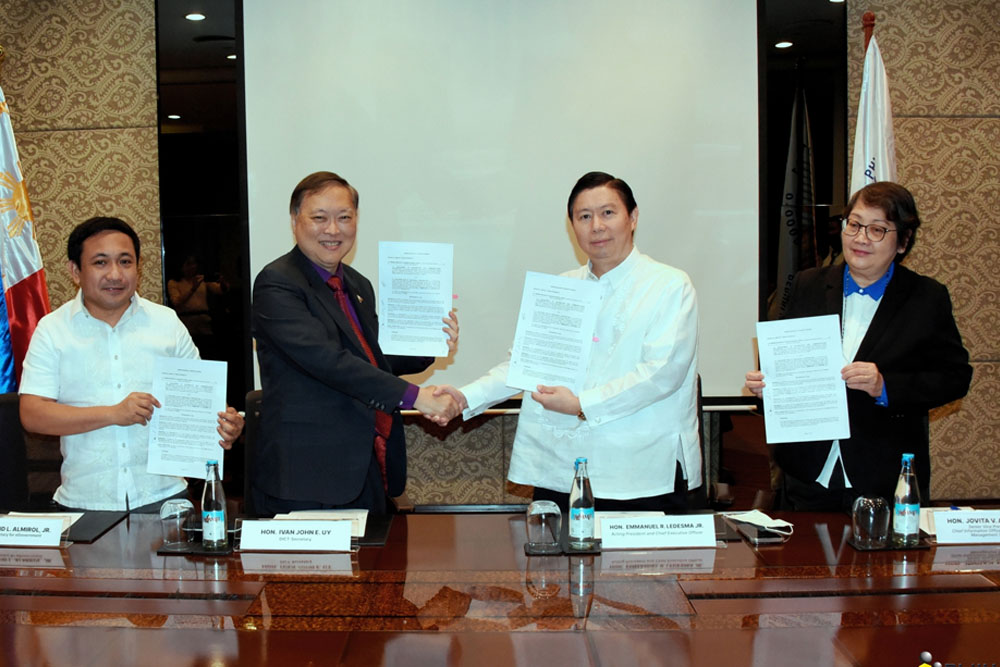 PhilHealth and DICT sign pact to further boost health insurance services through digitalization