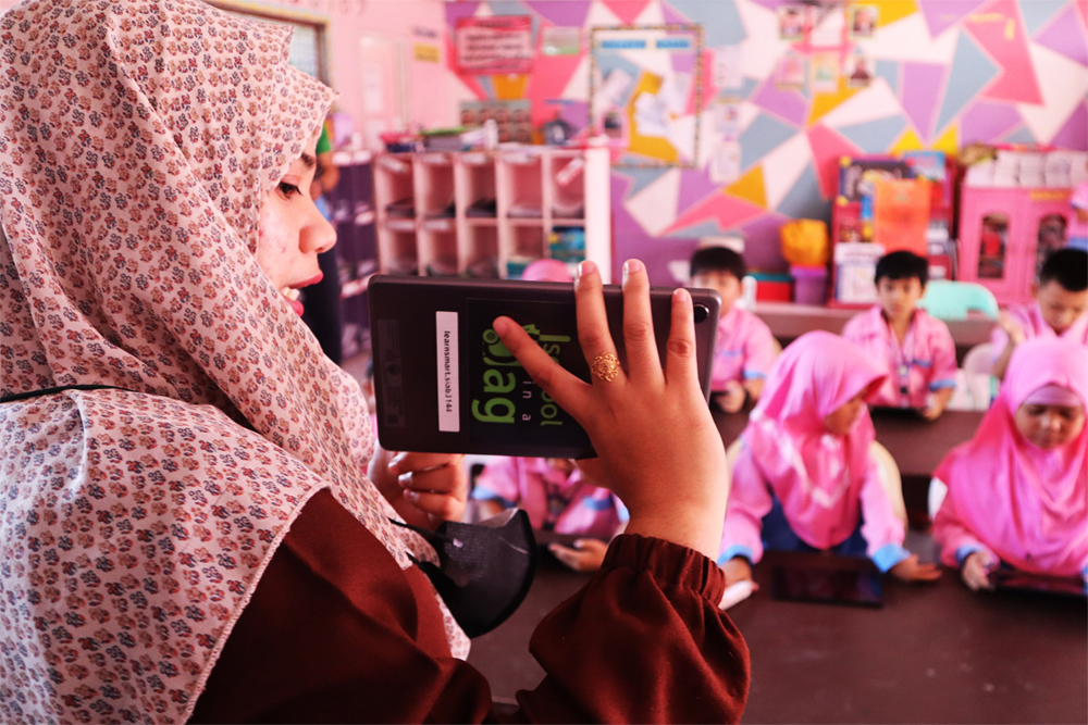 Smart, Ateneo de Davao bring technology closer to madrasah learners in BARMM