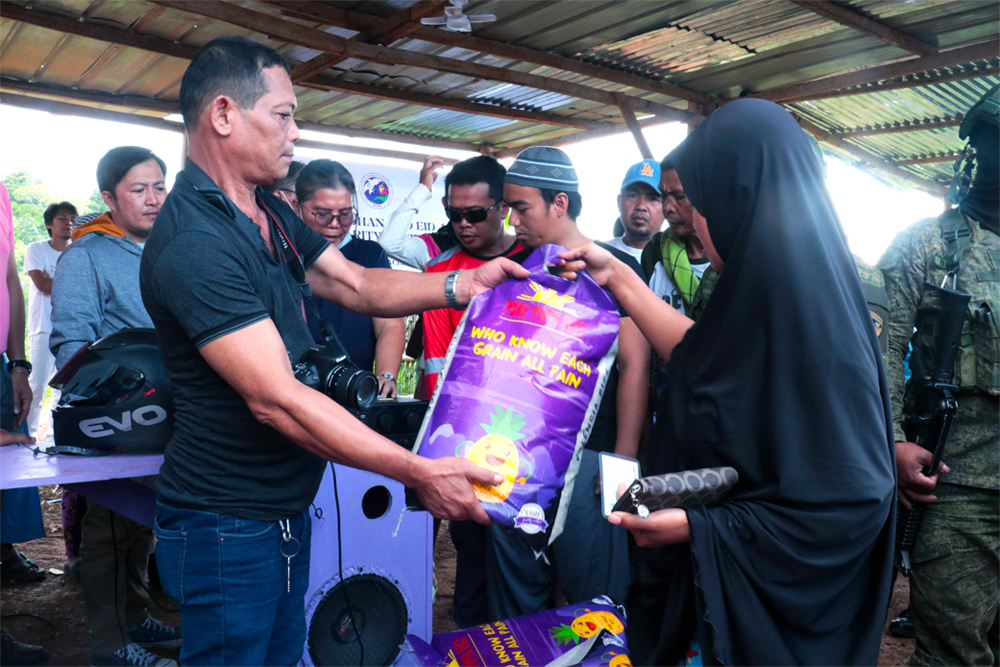 Dulay TS residents get rice assistance via OPAPRU’s Duyog Ramadan