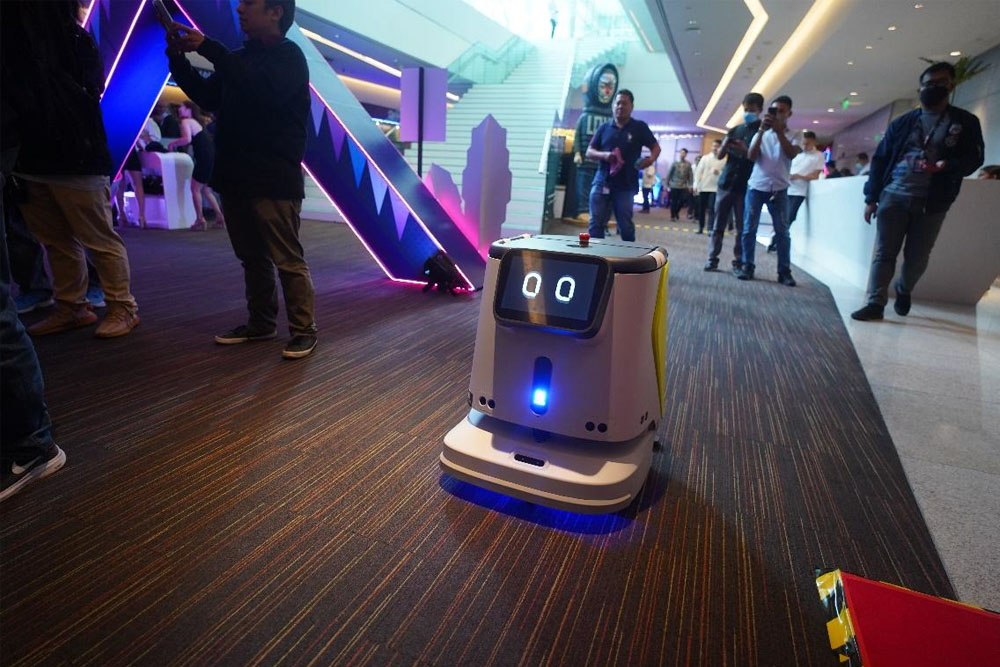 Globe unveils game-changing 5G-connected robots for improved operational efficiency