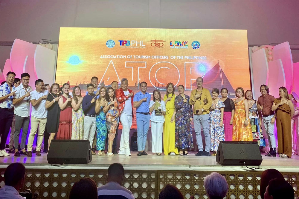 Gov. Unabia leads MisOr to victory at ATOP-DOT Pearl Awards 2023