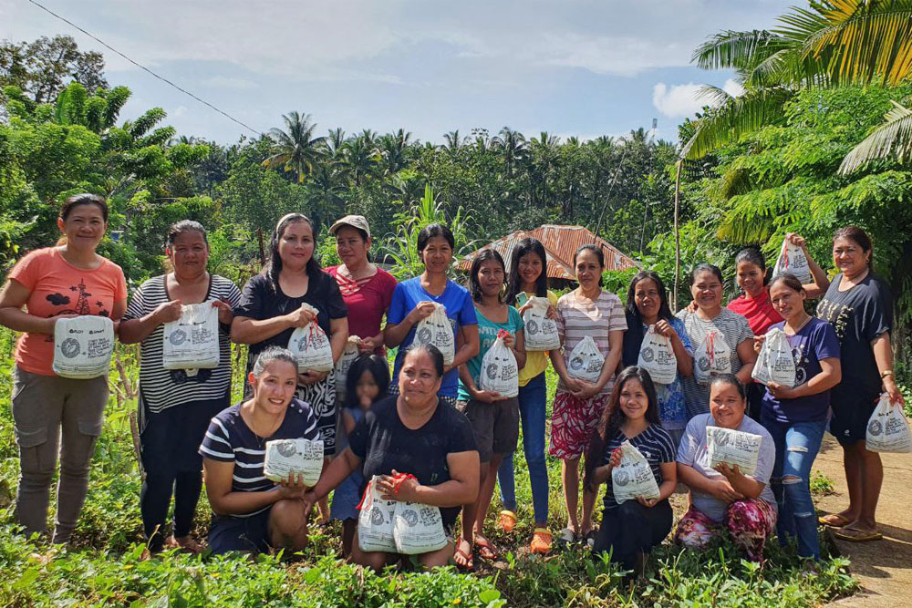 PLDT, Smart team up with youth-led agri orgs, promoting online learning