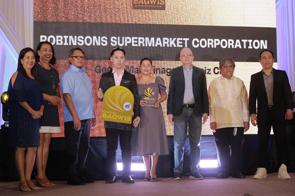 DTI-10 confers Bagwis to 88 biz establishments in NorMin