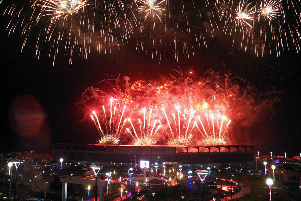 First-ever grand pyromusical show dazzles night sky of Marawi