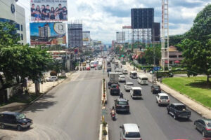 PHOTO: Several cars travel along CM Recto Avenue, Barangay Lapasan, Cagayan de Oro City. (Franck Dick Rosete)