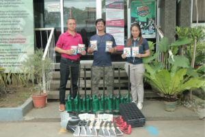 The Department of Agriculture-10 supports LGU Catarman for its urban agriculture and small-scale veggie production initiatives through turning over an assortment of vegetable seeds and garden tools. (Photo courtesy of DA-10)