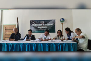 SSS Cagayan de Oro City-Lapasan Branch inked a memorandum of agreement with the Provincial Environment and Natural Resources Office-Misamis Oriental for the registration of their job order and contract of service workers under the KaSSSangga Collect Program. (Photo courtesy of SSS CDO-Lapasan)