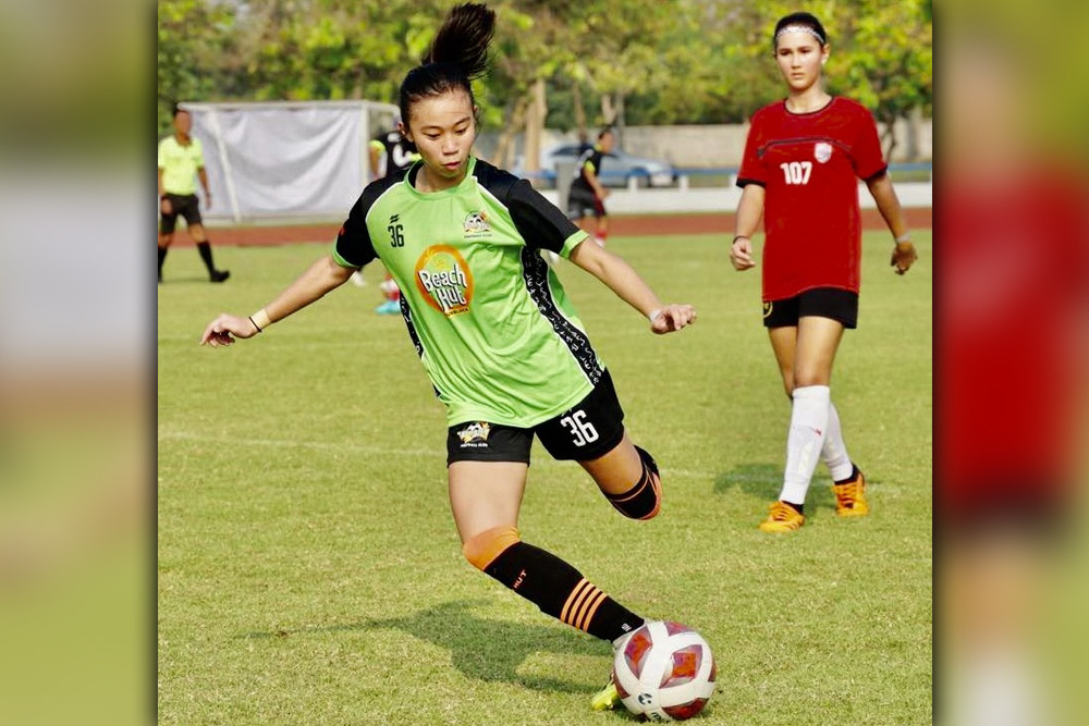 ROUGH DIAMOND. Cebu’s top lady striker Jodie Marie Banzon in action in Bangkok, Thailand for Beach Hut Football Club. (Contributed photo)