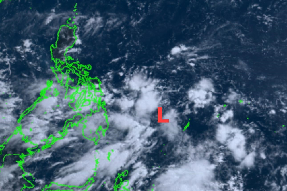 MANILA – Most areas in the country will continue to experience rains due to the prevailing southwest monsoon, the weather bureau said Wednesday. This will bring scattered rain showers and thunderstorms over Palawan and Mindanao, the Philippine Atmospheric, Geophysical and Astronomical Services Administration (PAGASA) said in its 4 a.m. bulletin. Moderate to heavy rains in those areas could result in flas